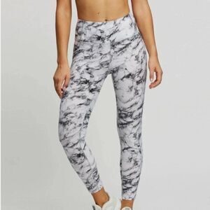 ✨NWT✨ Calvin Klein High Waist 7/8 Performance Wick Tights - Size Medium